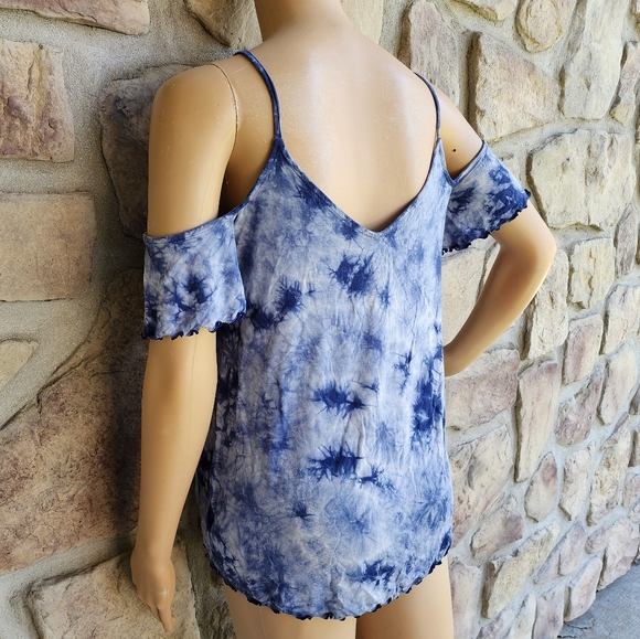 AMERICAN EAGLE | Cold Shoulder Soft & Sexy Tank/Tee - Picture 7 of 8